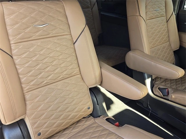 2023 Cadillac Escalade 5th Gen - Image 19 of 21