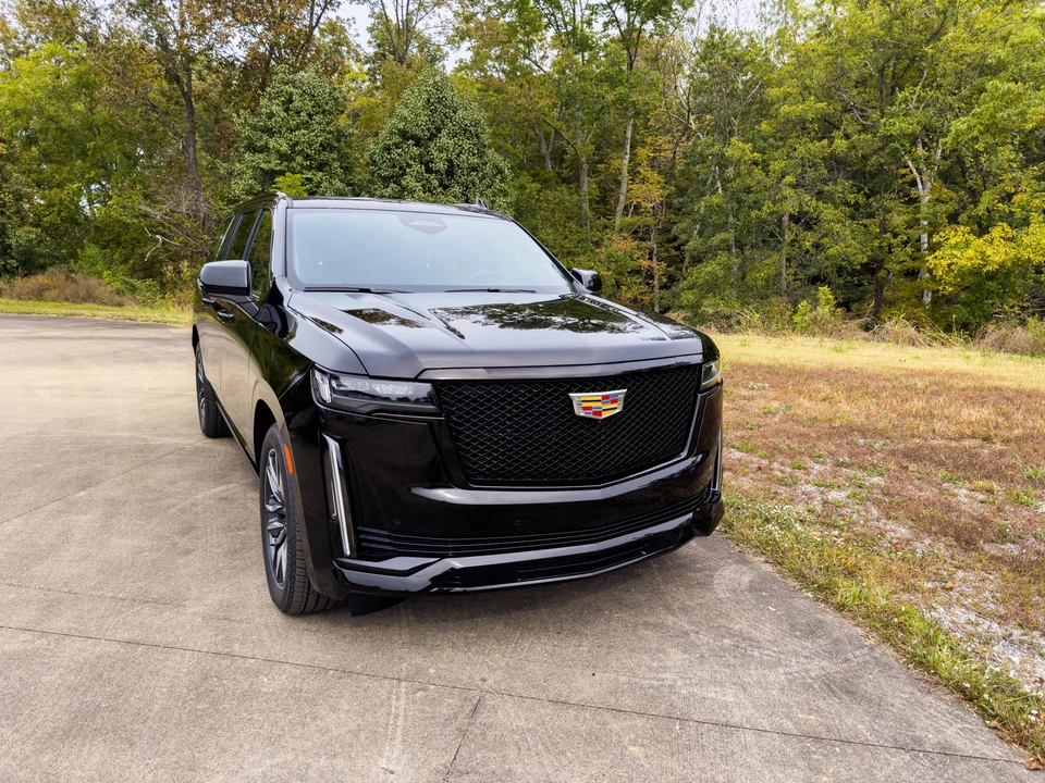2023 Cadillac Escalade 5th Gen - Image 5 of 31