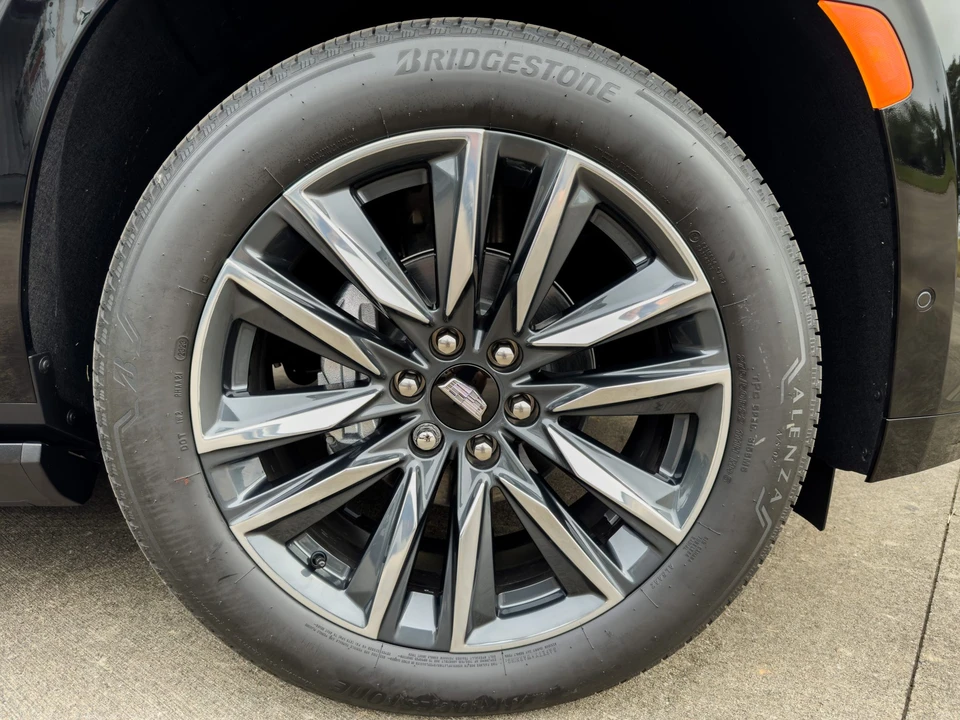 2023 Cadillac Escalade 5th Gen - Image 26 of 31