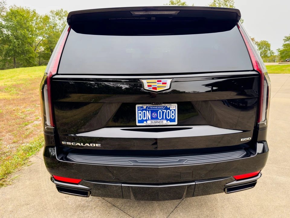 2023 Cadillac Escalade 5th Gen - Image 13 of 31