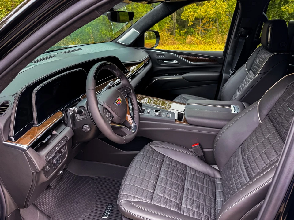 2023 Cadillac Escalade 5th Gen - Image 31 of 31