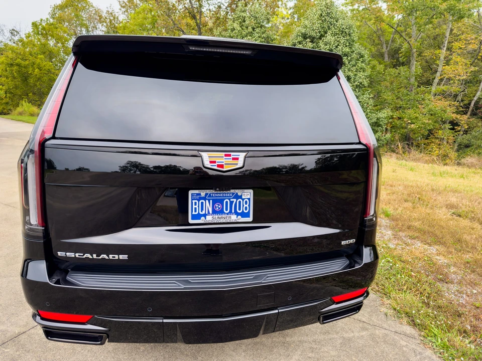 2023 Cadillac Escalade 5th Gen - Image 12 of 31
