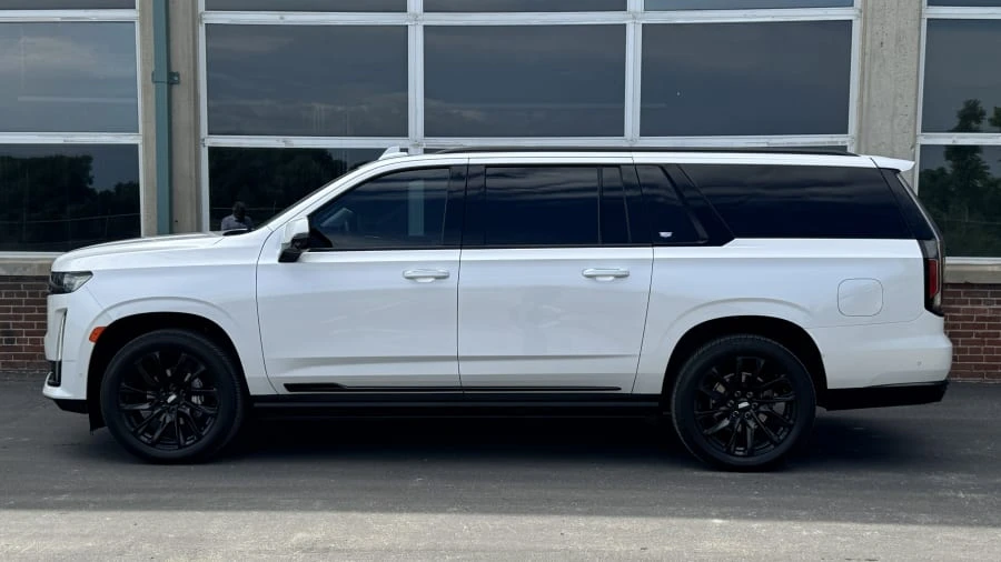 2023 Cadillac Escalade 5th Gen - Image 2 of 17