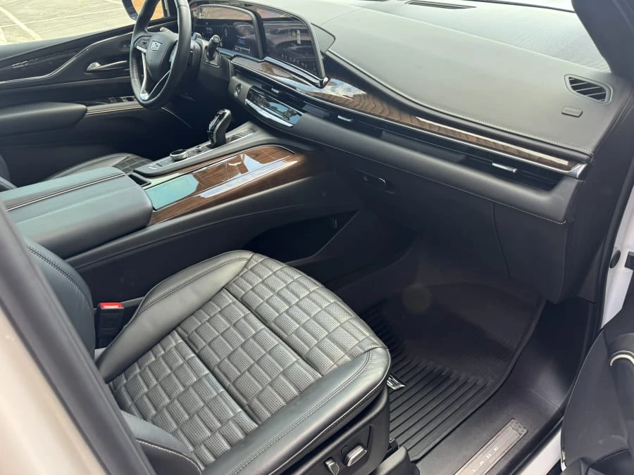 2023 Cadillac Escalade 5th Gen - Image 10 of 17