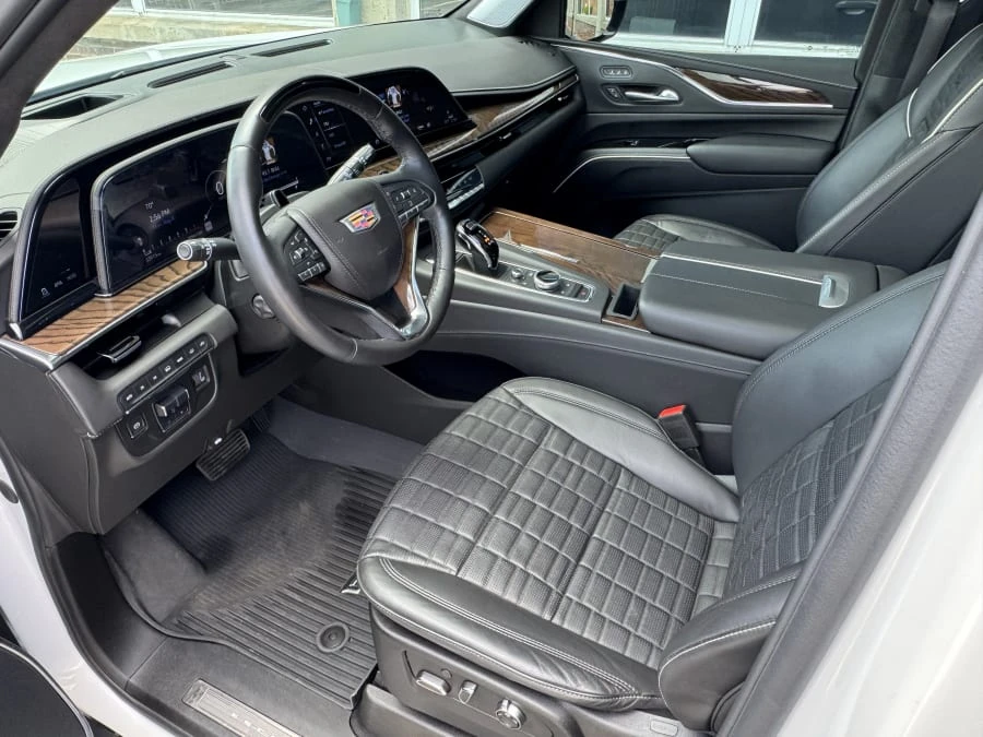 2023 Cadillac Escalade 5th Gen - Image 9 of 17