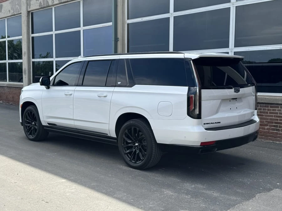 2023 Cadillac Escalade 5th Gen - Image 3 of 17