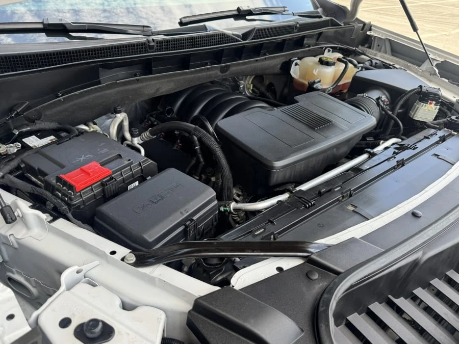 2023 Cadillac Escalade 5th Gen - Image 17 of 17