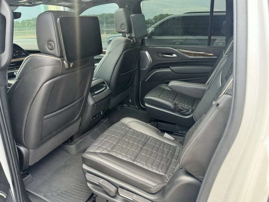 2023 Cadillac Escalade 5th Gen - Image 11 of 17