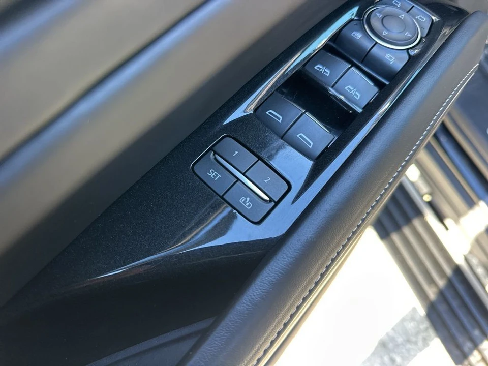 2023 Cadillac Escalade 5th Gen - Image 11 of 12