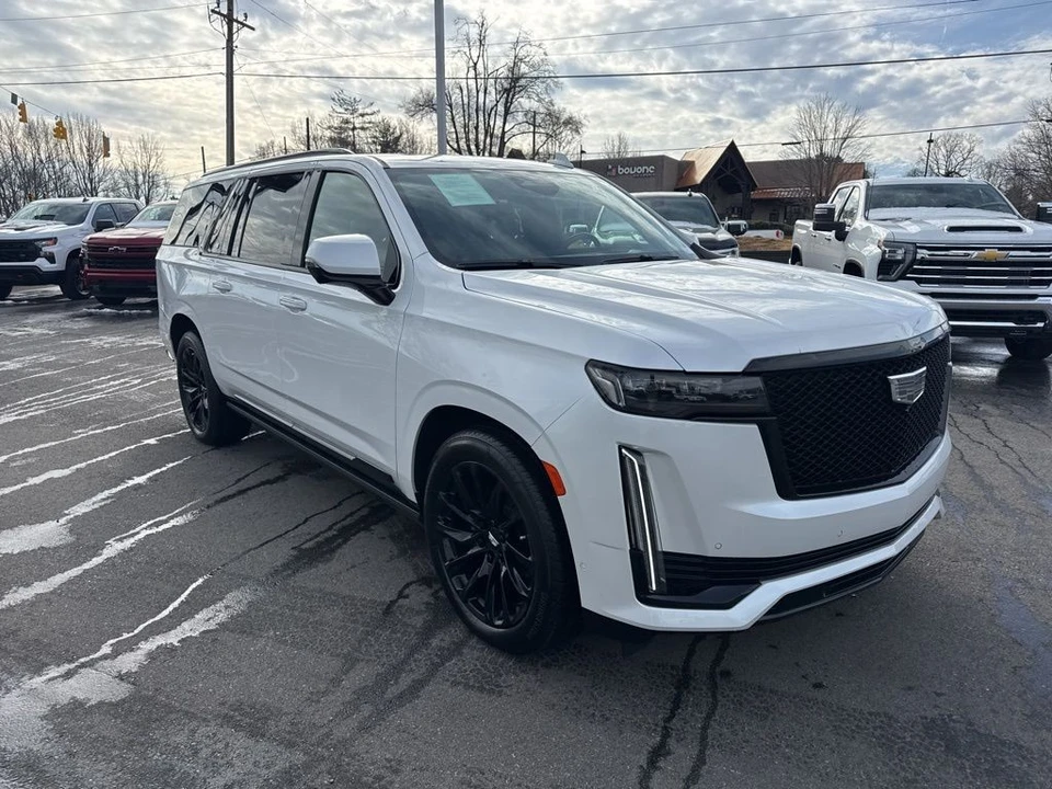 2023 Cadillac Escalade 5th Gen - Image 7 of 12