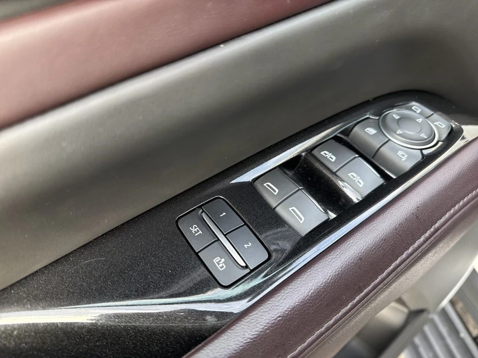 2023 Cadillac Escalade 5th Gen - Image 11 of 12
