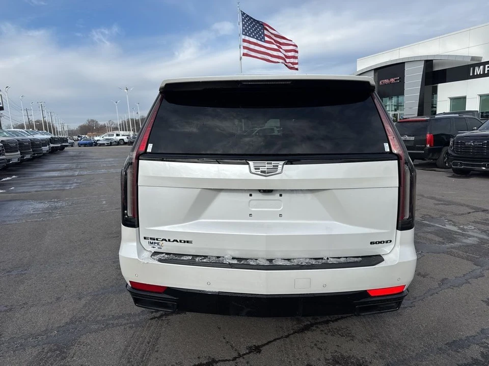 2023 Cadillac Escalade 5th Gen - Image 4 of 12