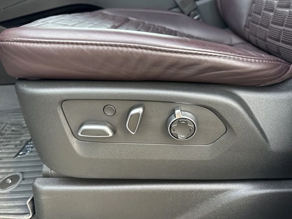 2023 Cadillac Escalade 5th Gen - Image 10 of 12