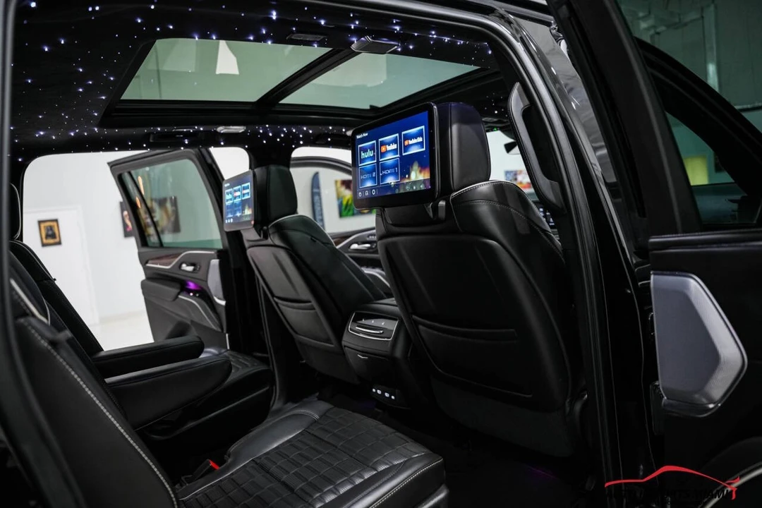 2023 Cadillac Escalade 5th Gen - Image 11 of 12