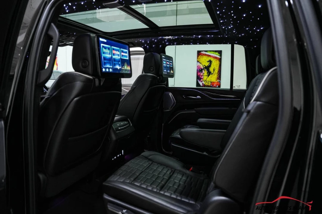 2023 Cadillac Escalade 5th Gen - Image 10 of 12