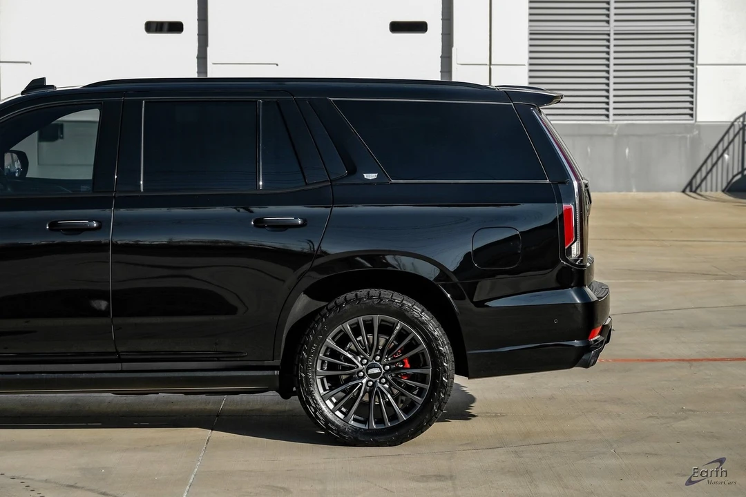 2023 Cadillac Escalade-V 5th Gen - Image 7 of 12