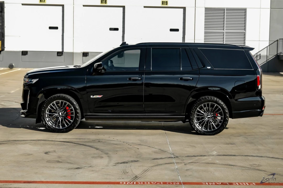 2023 Cadillac Escalade-V 5th Gen - Image 5 of 12