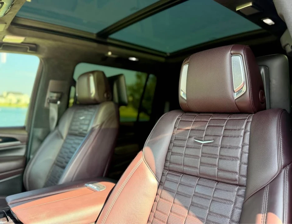 2023 Cadillac Escalade-V 5th Gen - Image 15 of 20