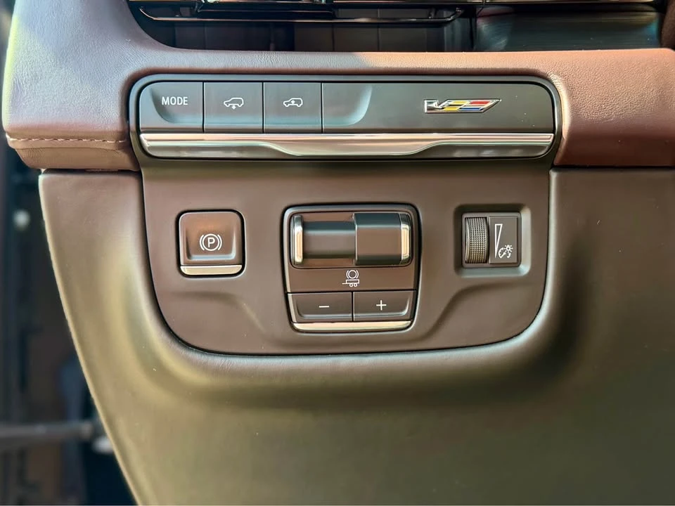 2023 Cadillac Escalade-V 5th Gen - Image 16 of 20