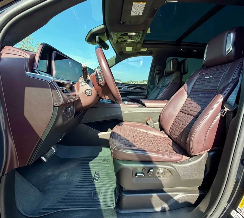 2023 Cadillac Escalade-V 5th Gen - Image 17 of 20