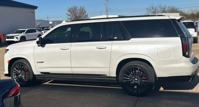 2023 Cadillac Escalade-V 5th Gen - Image 6 of 8