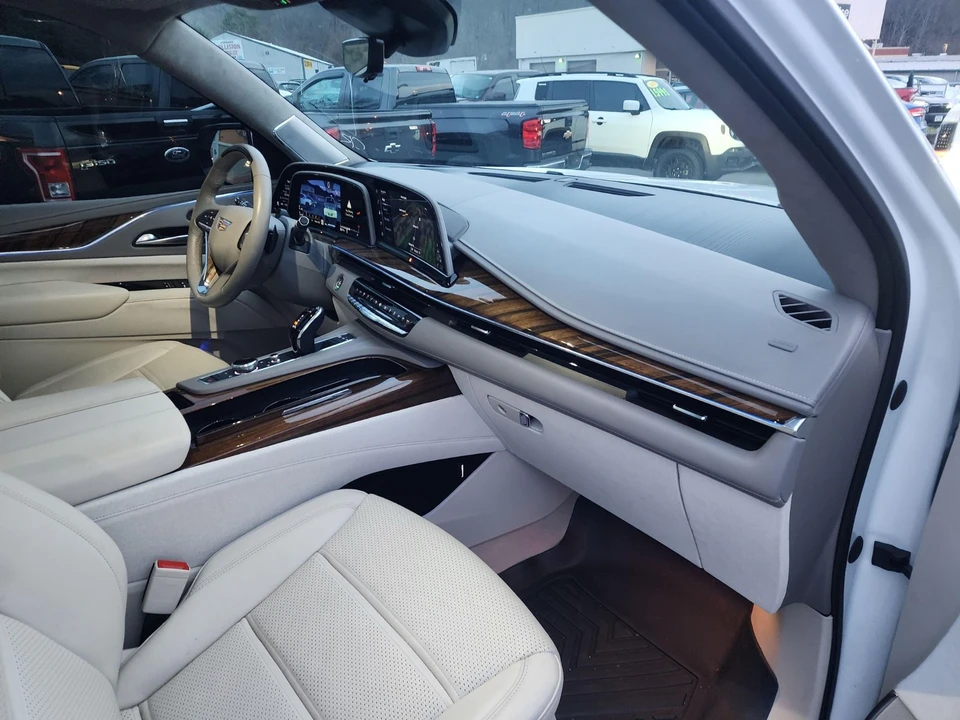 2023 Cadillac Escalade 5th Gen - Image 19 of 21