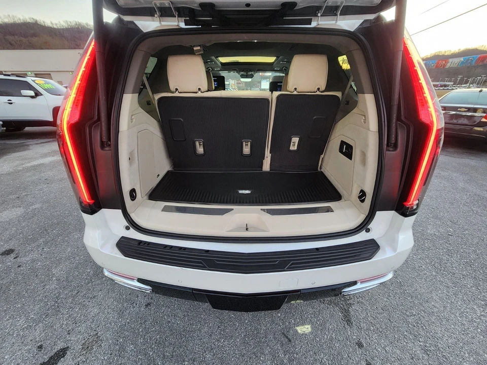 2023 Cadillac Escalade 5th Gen - Image 7 of 21