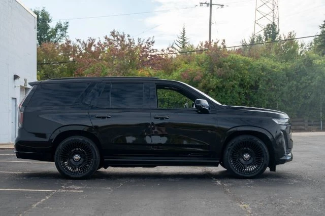 2023 Cadillac Escalade 5th Gen - Image 9 of 21