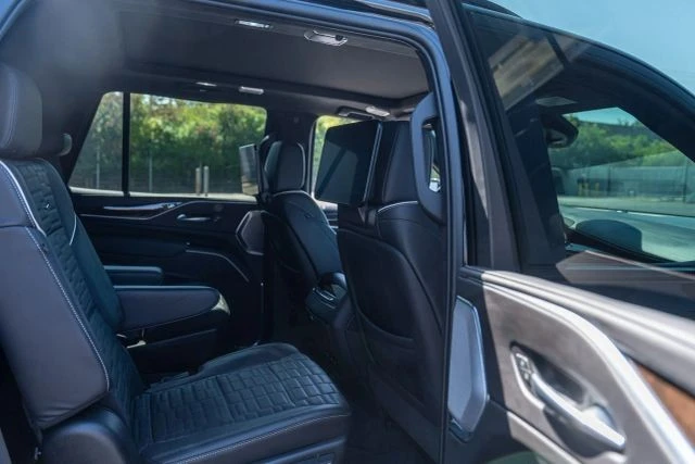 2023 Cadillac Escalade 5th Gen - Image 11 of 21