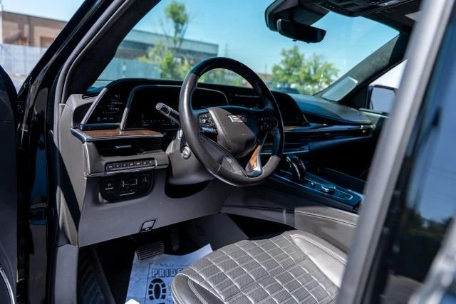 2023 Cadillac Escalade 5th Gen - Image 15 of 21
