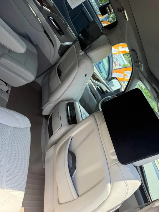 2023 Cadillac Escalade 5th Gen - Image 4 of 10