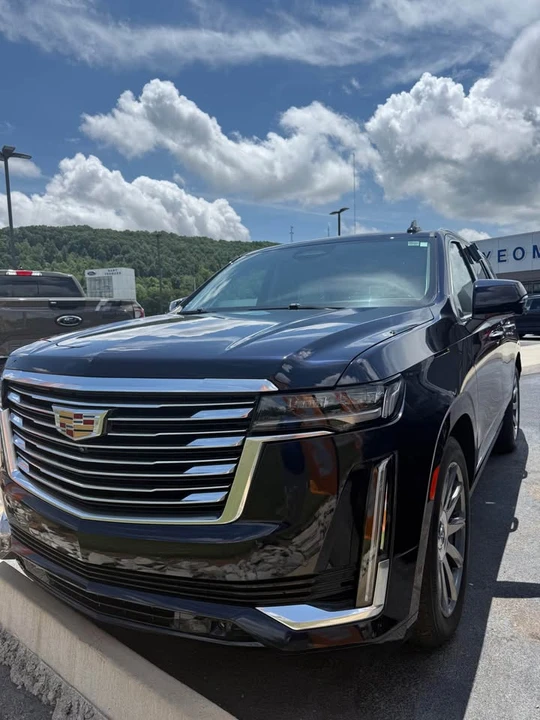 2023 Cadillac Escalade 5th Gen - Image 8 of 10