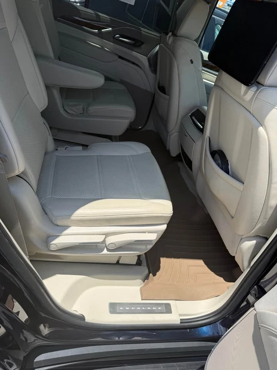 2023 Cadillac Escalade 5th Gen - Image 3 of 10