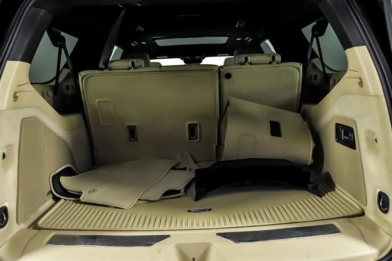 2023 Cadillac Escalade 5th Gen - Image 15 of 21