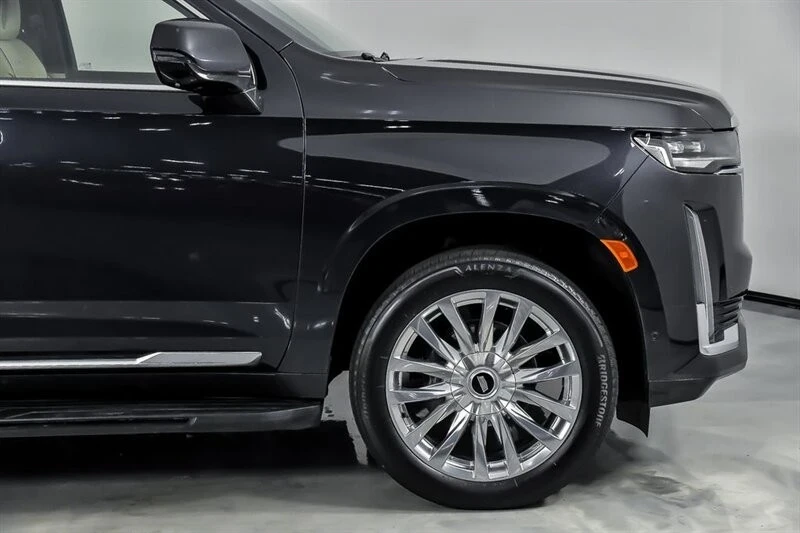 2023 Cadillac Escalade 5th Gen - Image 14 of 21