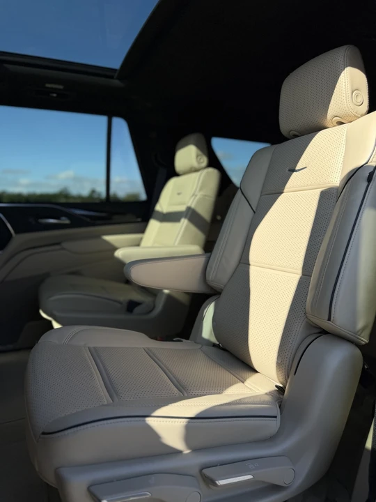 2023 Cadillac Escalade 5th Gen - Image 5 of 12