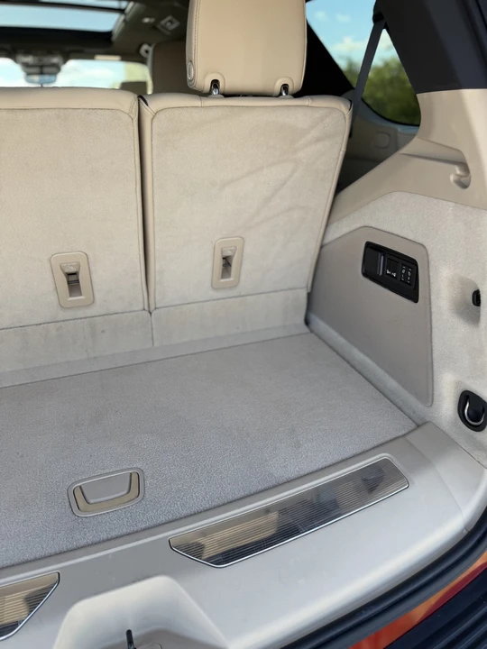 2023 Cadillac Escalade 5th Gen - Image 10 of 12