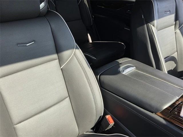 2023 Cadillac Escalade 5th Gen - Image 18 of 21