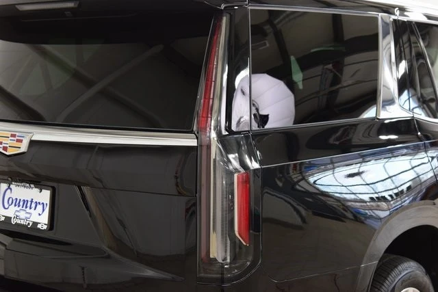 2023 Cadillac Escalade 5th Gen - Image 18 of 21