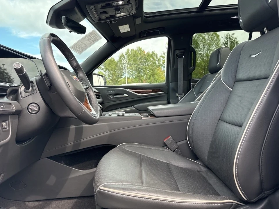 2023 Cadillac Escalade 5th Gen - Image 9 of 12