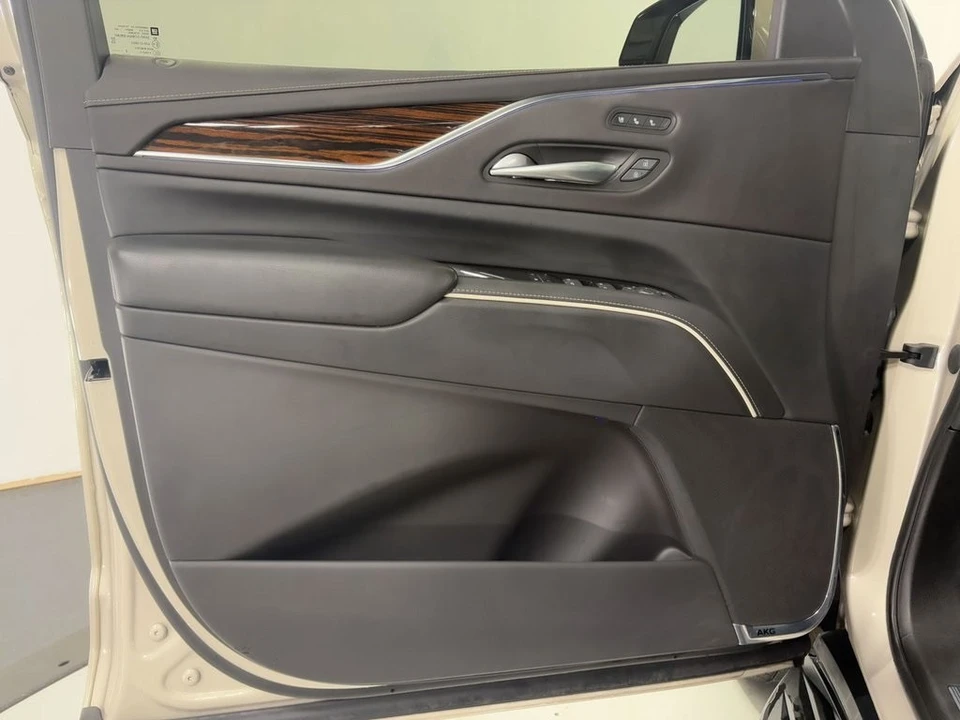 2023 Cadillac Escalade 5th Gen - Image 5 of 12