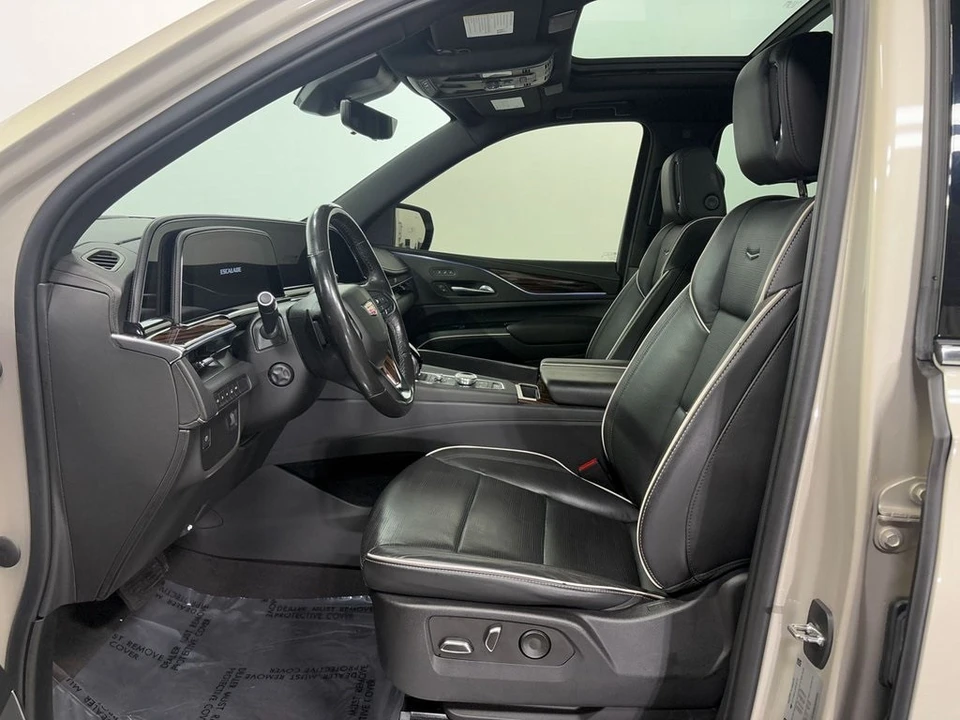 2023 Cadillac Escalade 5th Gen - Image 7 of 12