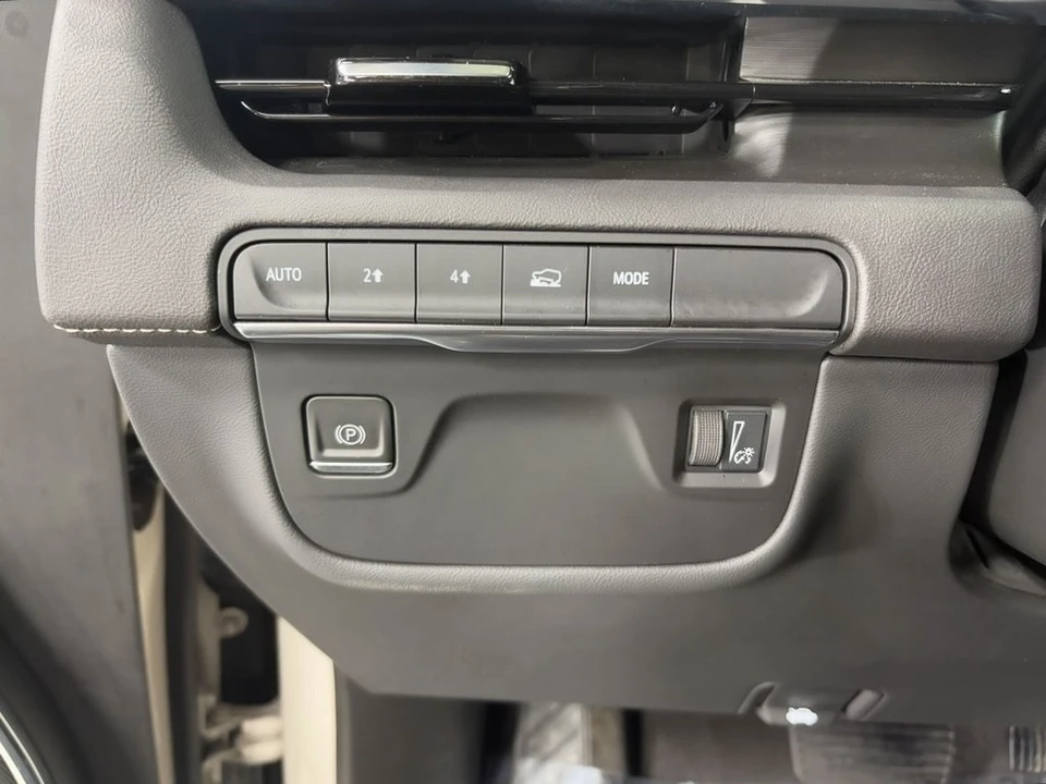 2023 Cadillac Escalade 5th Gen - Image 9 of 12
