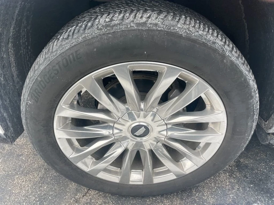 2023 Cadillac Escalade 5th Gen - Image 9 of 12