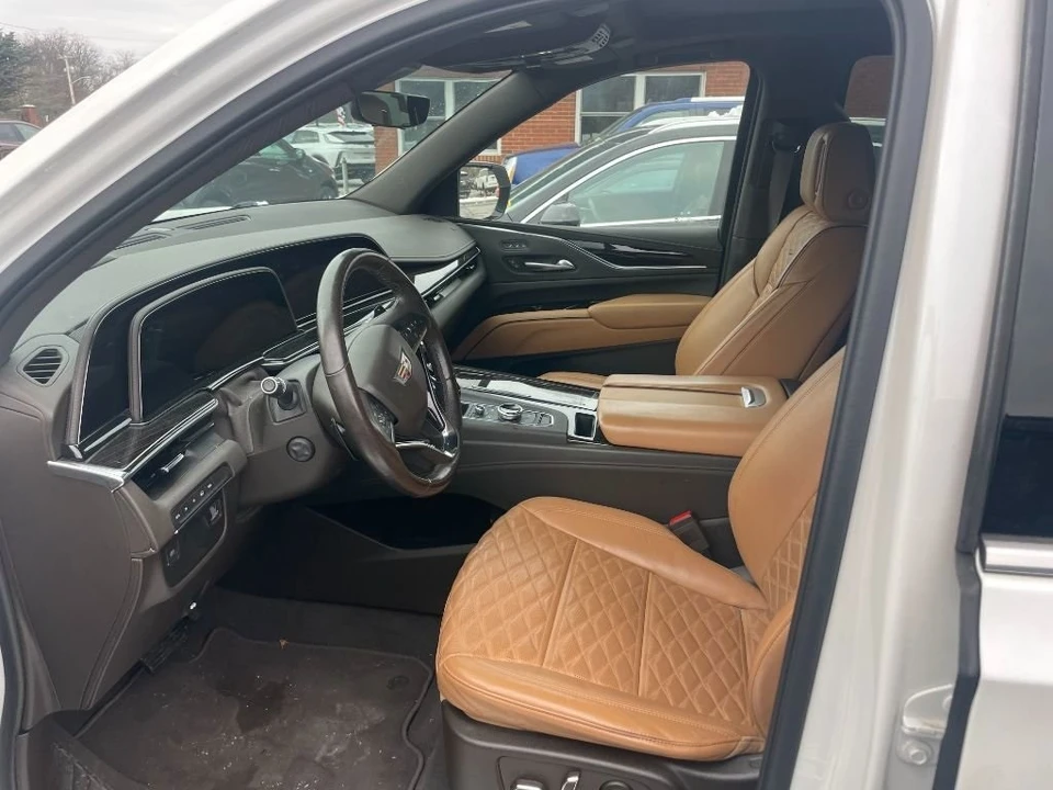 2023 Cadillac Escalade 5th Gen - Image 11 of 12