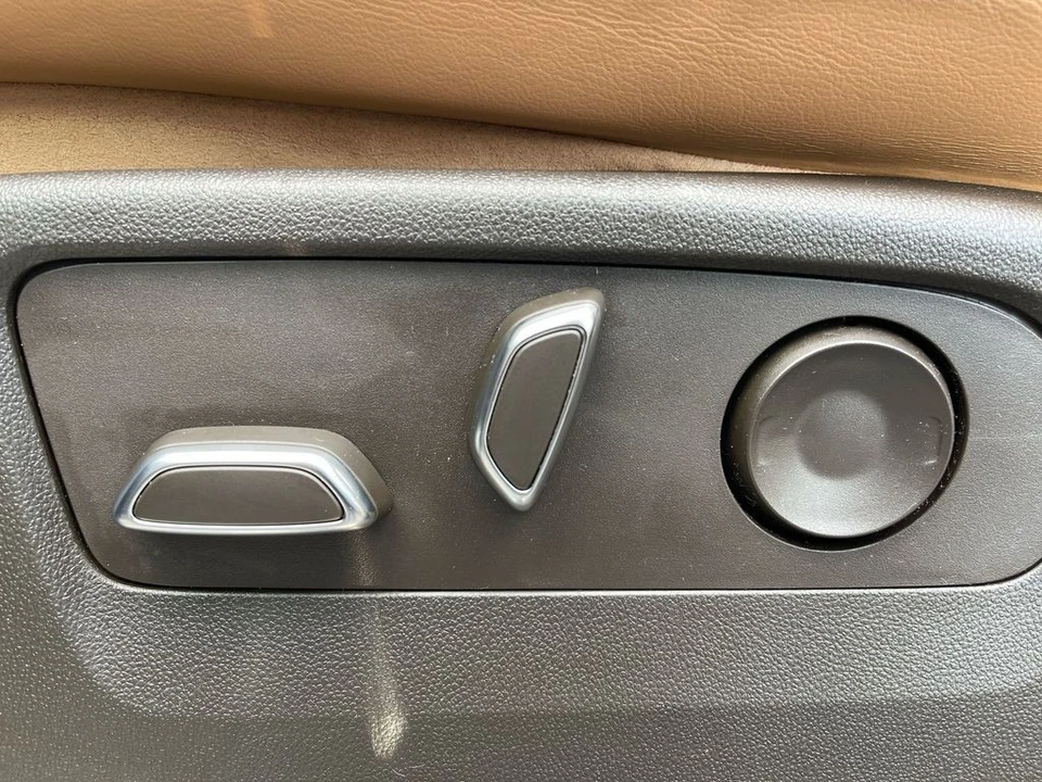 2023 Cadillac Escalade 5th Gen - Image 10 of 12