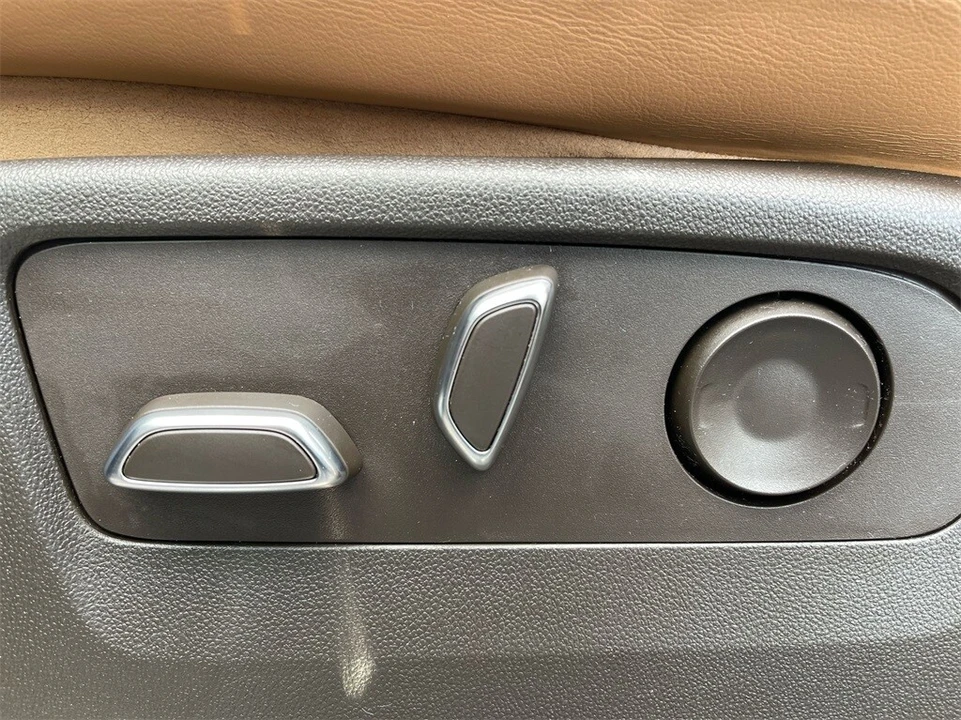 2023 Cadillac Escalade 5th Gen - Image 10 of 12
