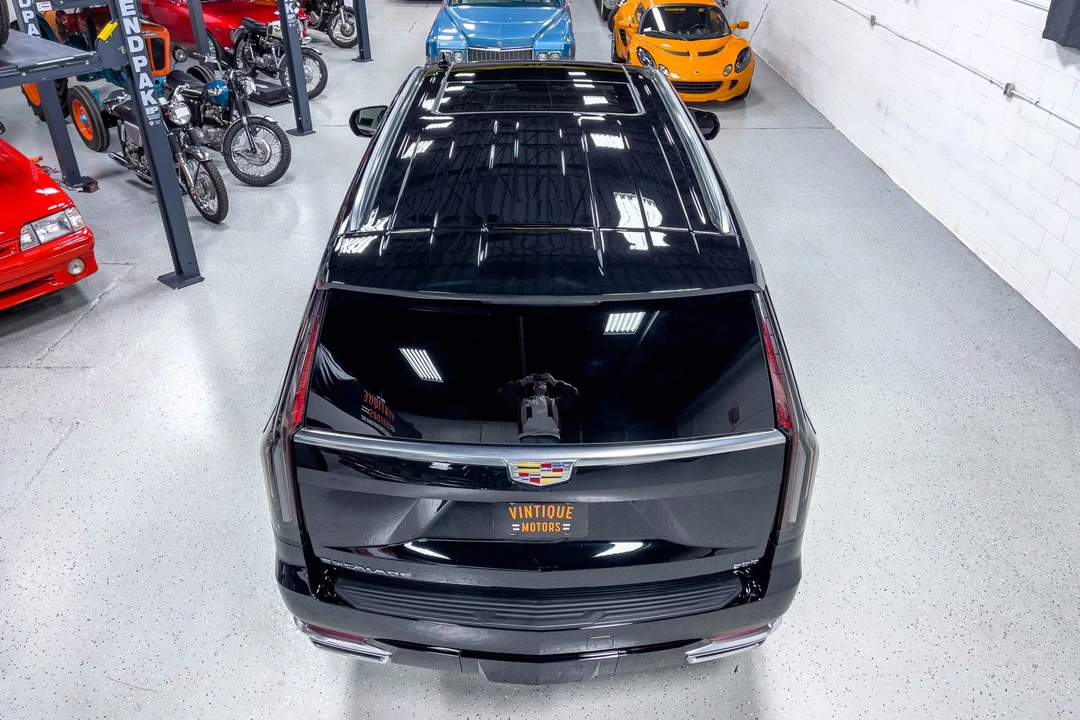 2023 Cadillac Escalade 5th Gen - Image 12 of 31