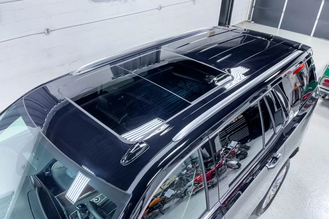 2023 Cadillac Escalade 5th Gen - Image 18 of 31