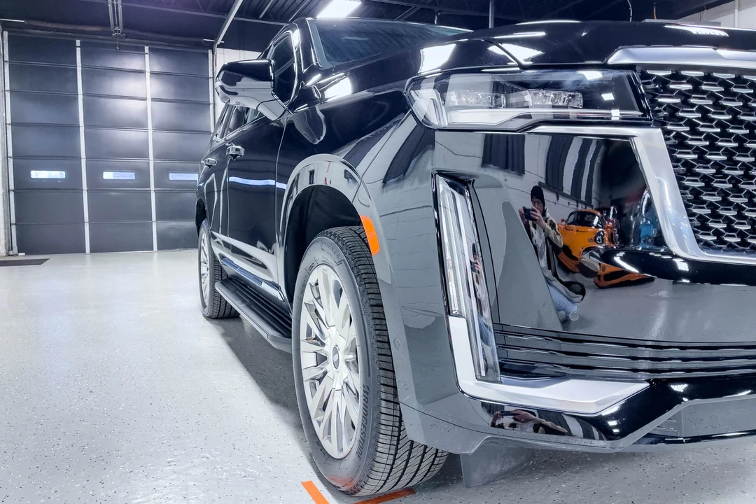 2023 Cadillac Escalade 5th Gen - Image 26 of 31